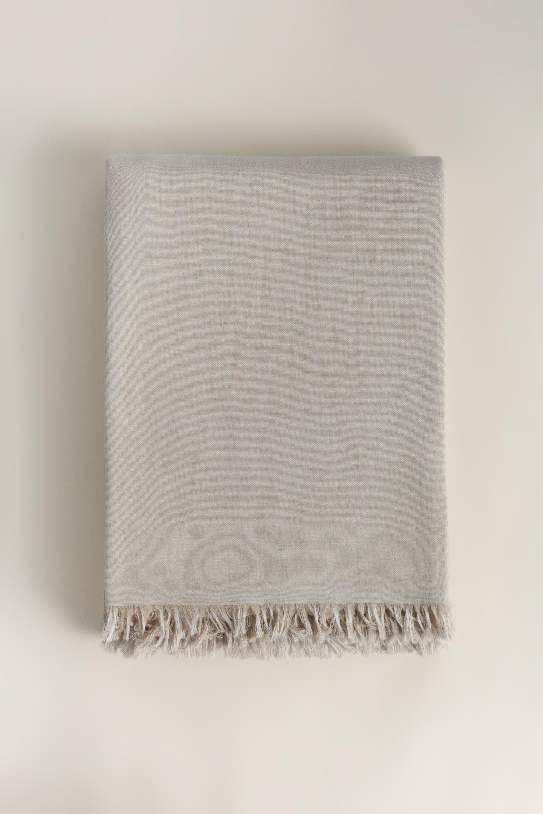 Manta flecos 250 x 180 cm
