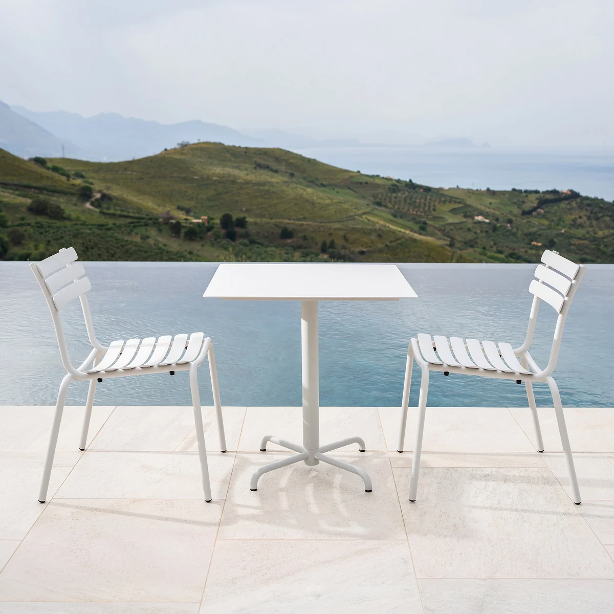 HOUE - Pico Gartentisch 70 x 70 cm