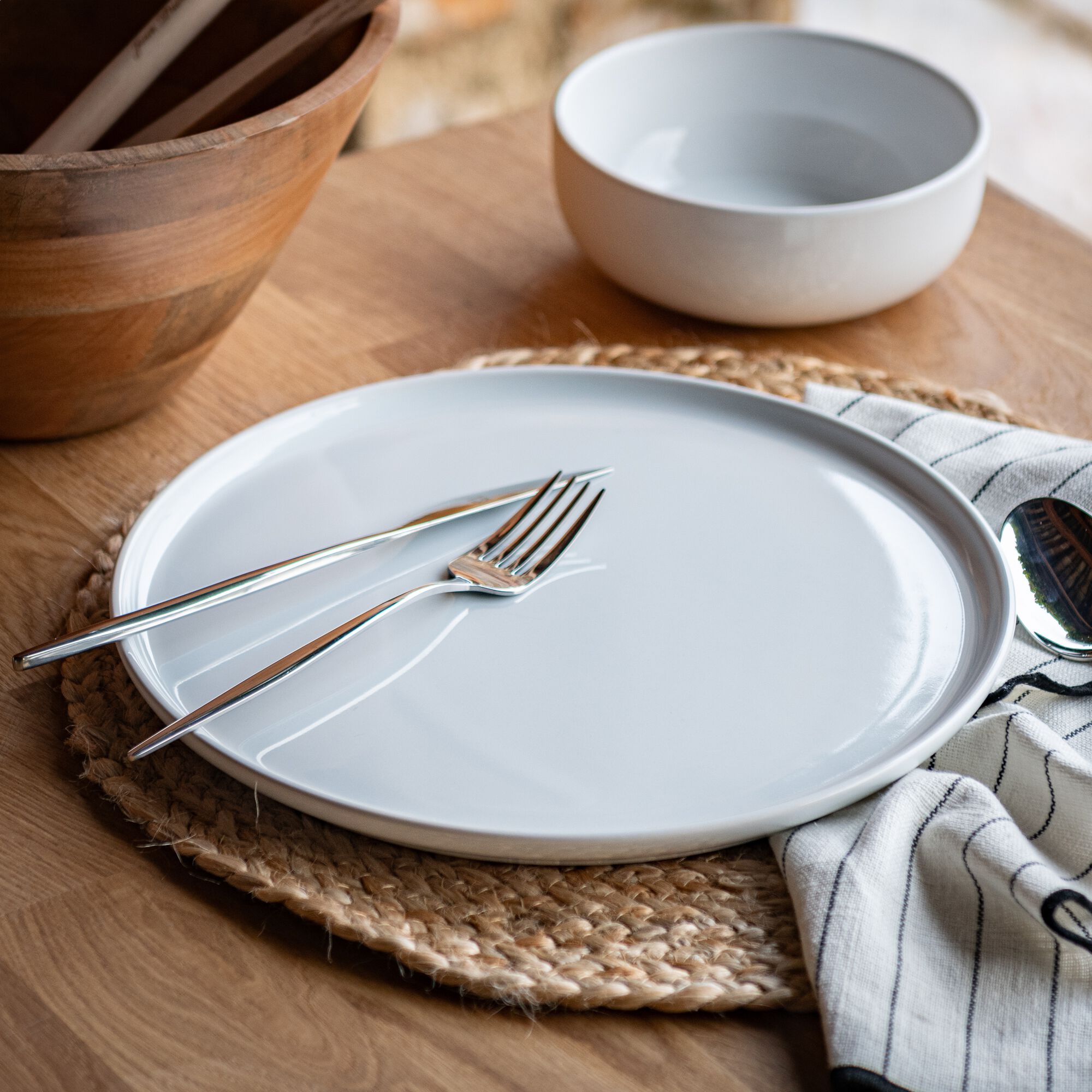 SELMA - Assiette plate en faïence D28cm - blanc ventoux