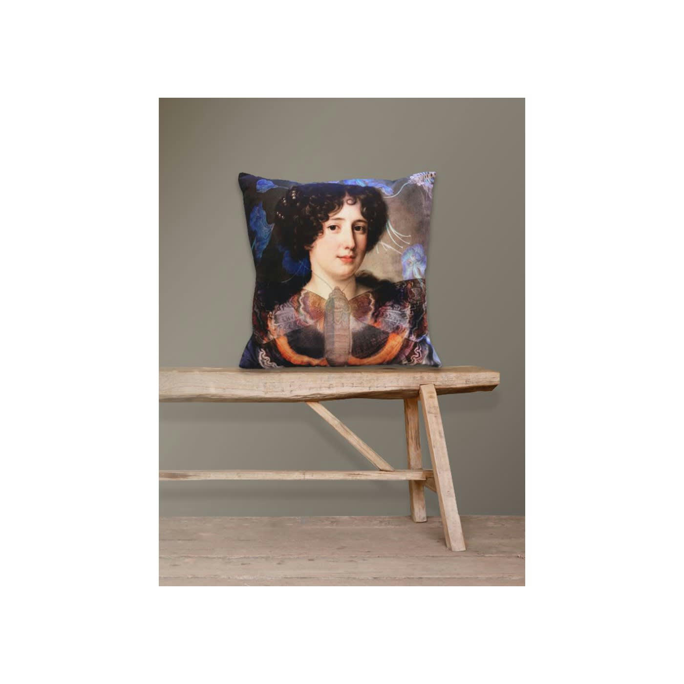 MADAME BUTTERFLY - Coussin en velours 50x50