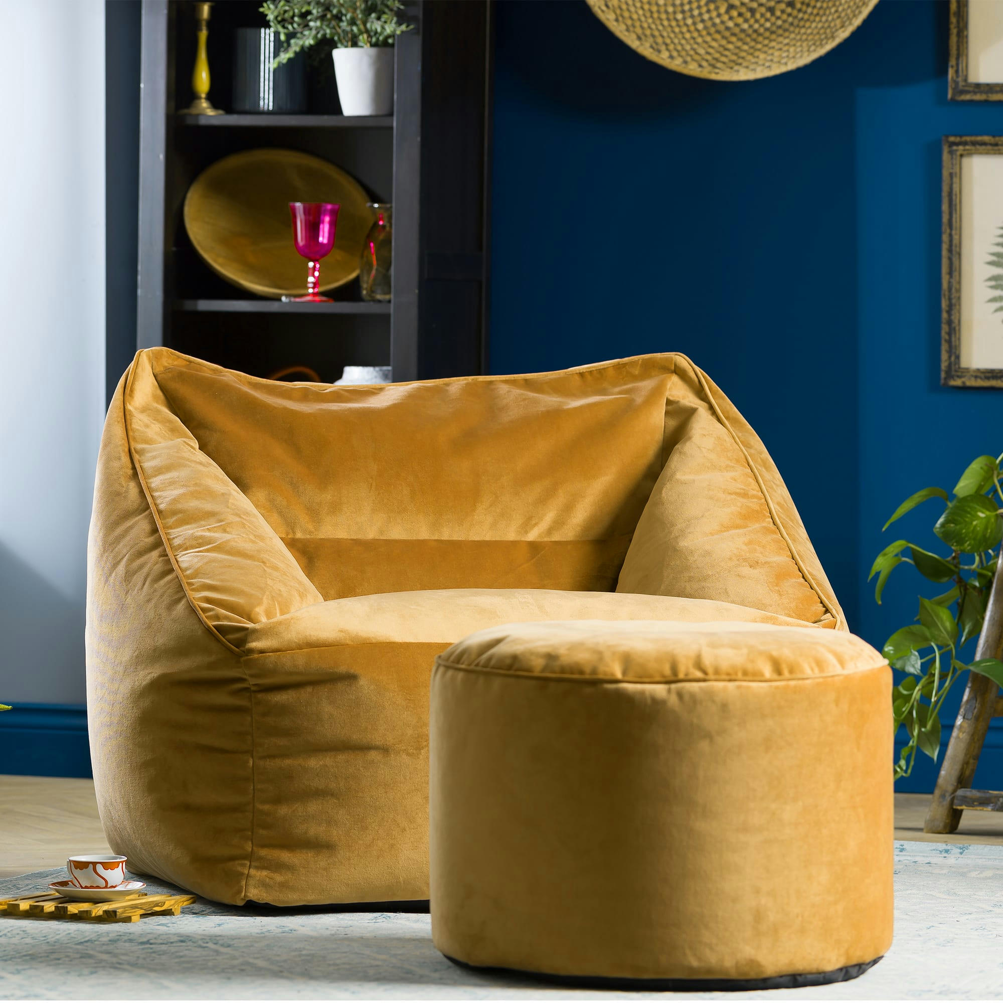 NATALIA - Pouf fauteuil avec repose-pied rond velours jaune ocre