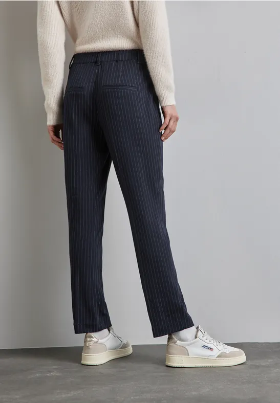 Chino im Nadelstreifen-Look