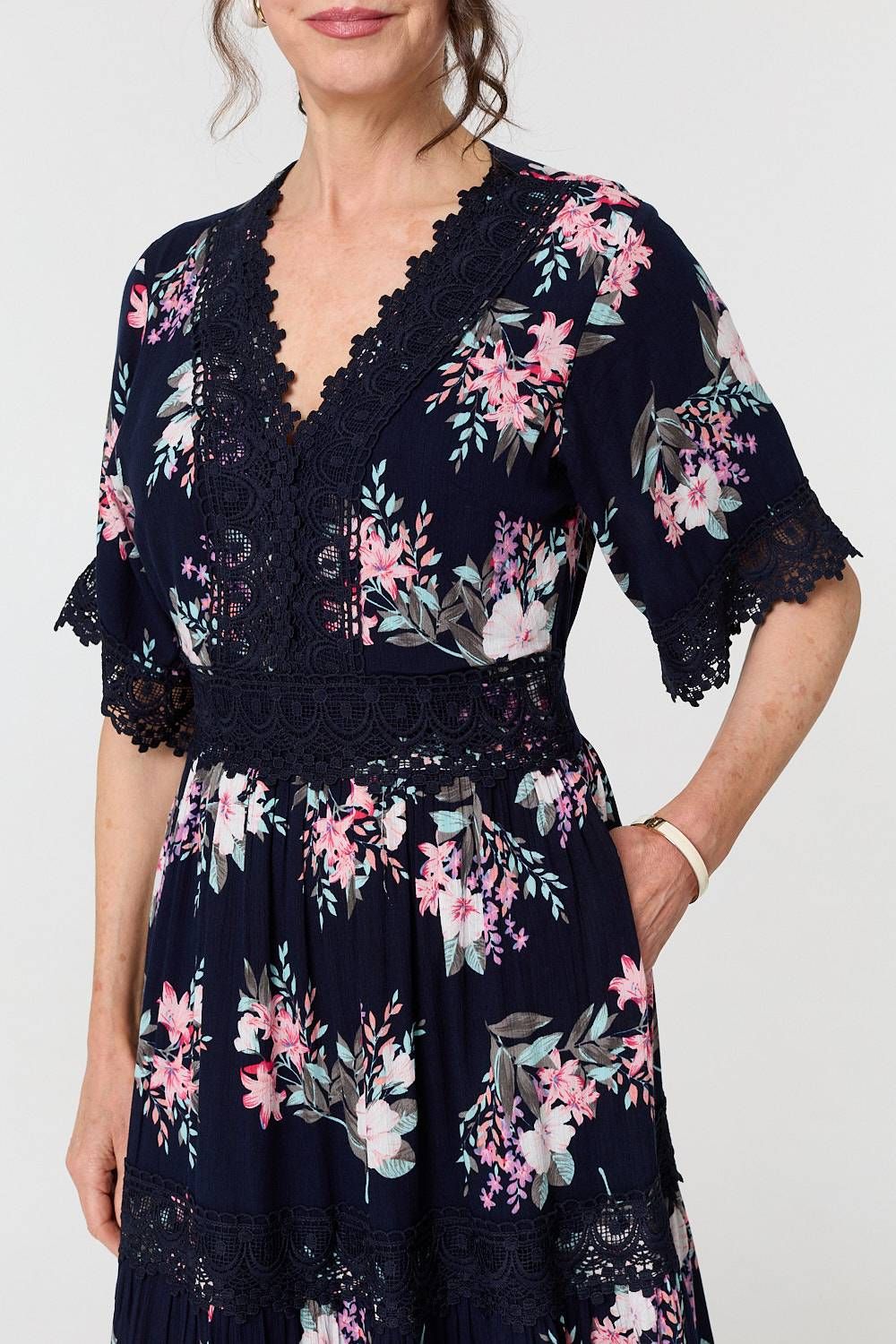 Izabel London Floral Lace Tiered 3/4 Sleeve Maxi Dress