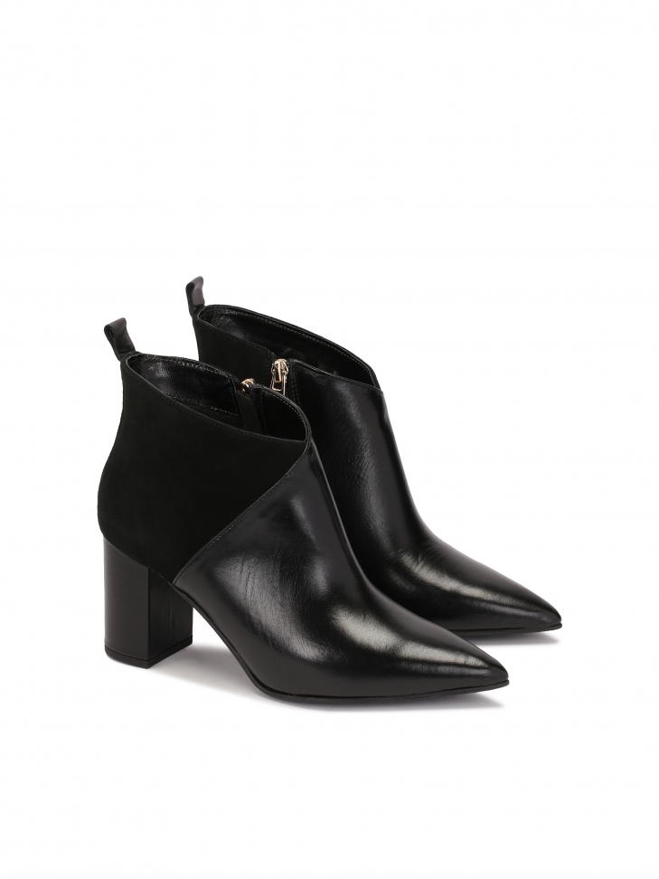 Black boots in smooth leather and suede