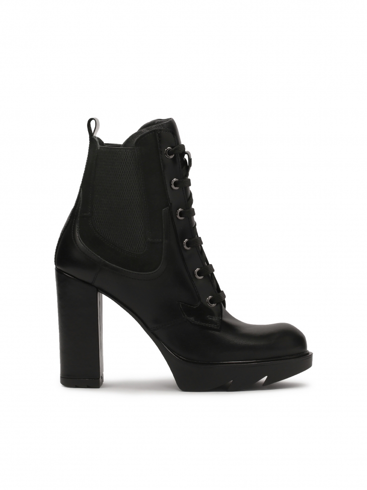 Lace-up boots with heel and platform