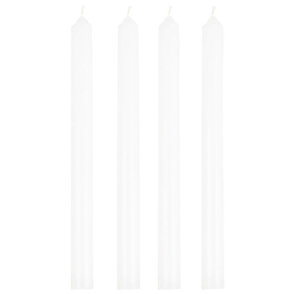 - Bougies longues blanches (x4)