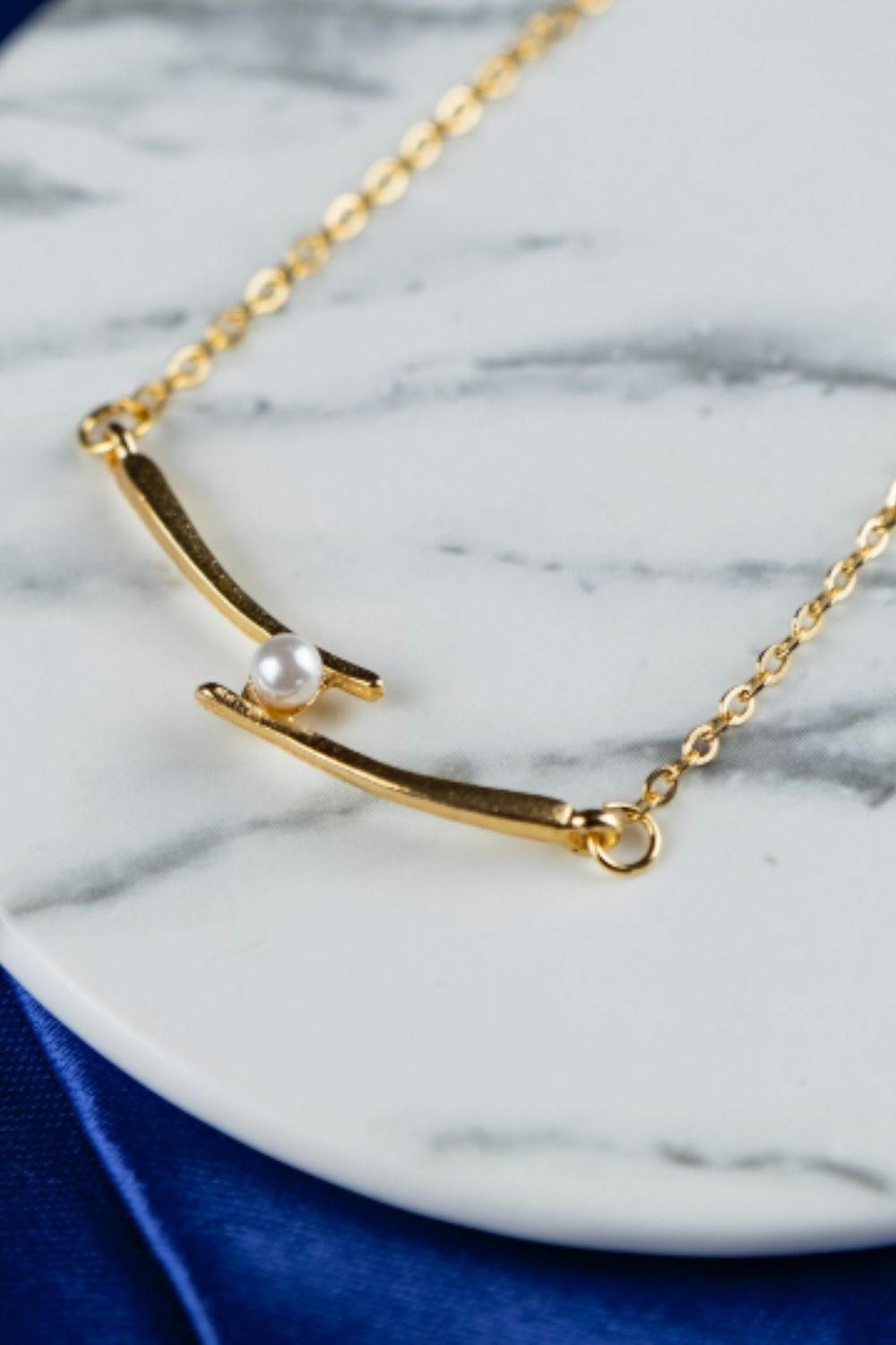 The Colourful Aura Gold Single White Pearl Inlaid Irregular Shape Minimalist Slim Pendant Necklace