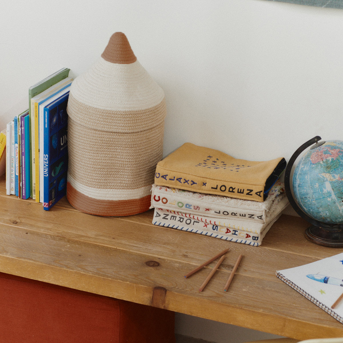 Lorena Canals Back-to-School Opbergmand Pencil - Bruin