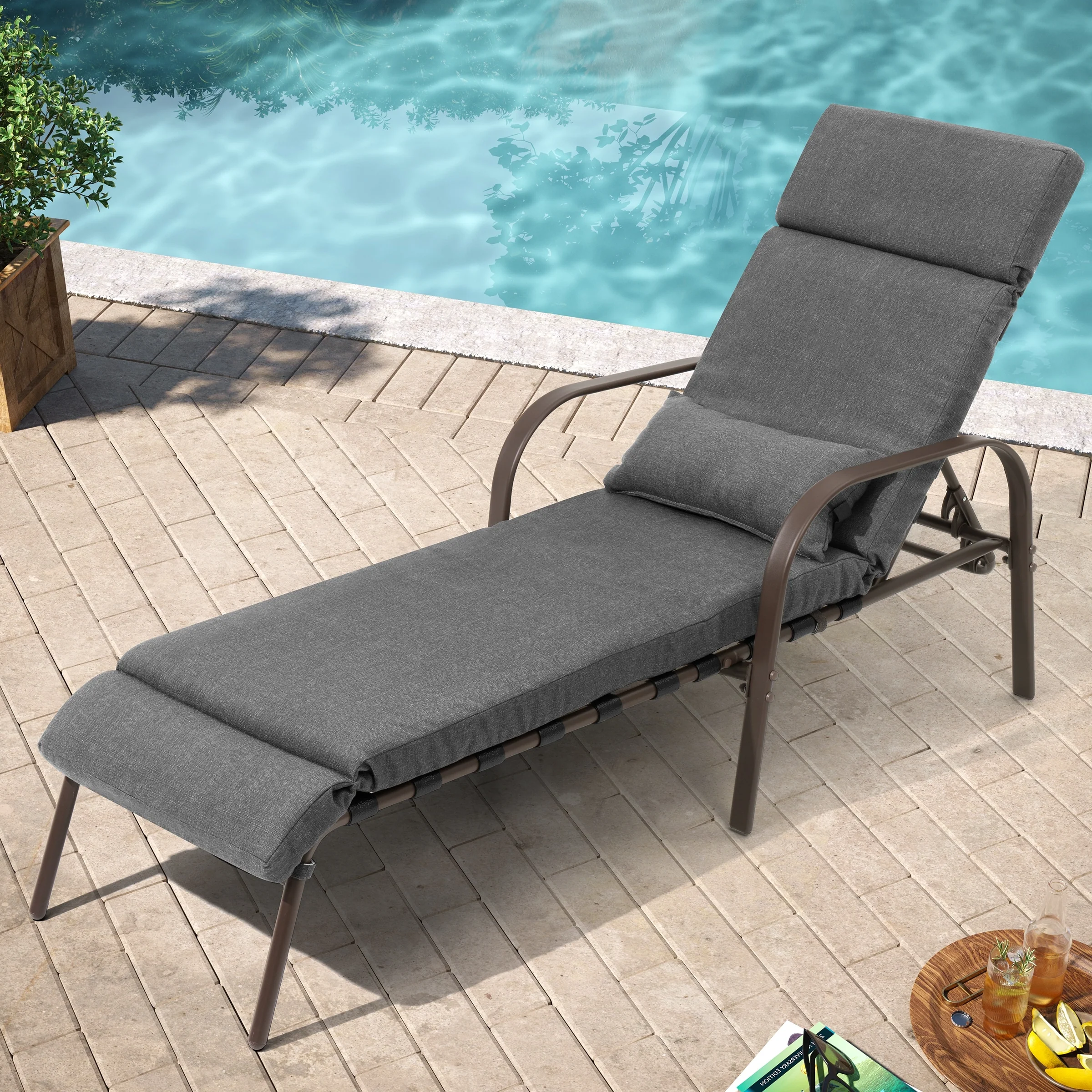 Outdoor Adjustable Patio Chaise Lounge Chair with Cushion Beach Poolside - N/A