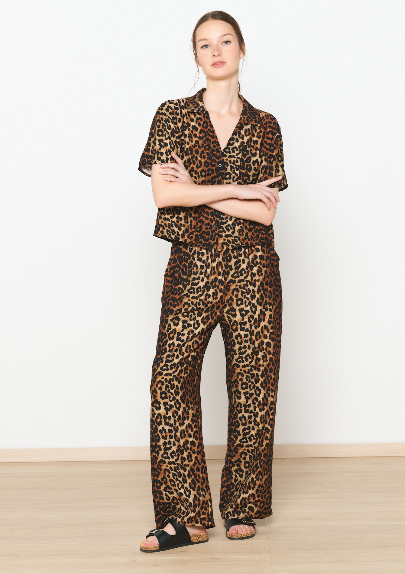 Losse broek met luipaardprint