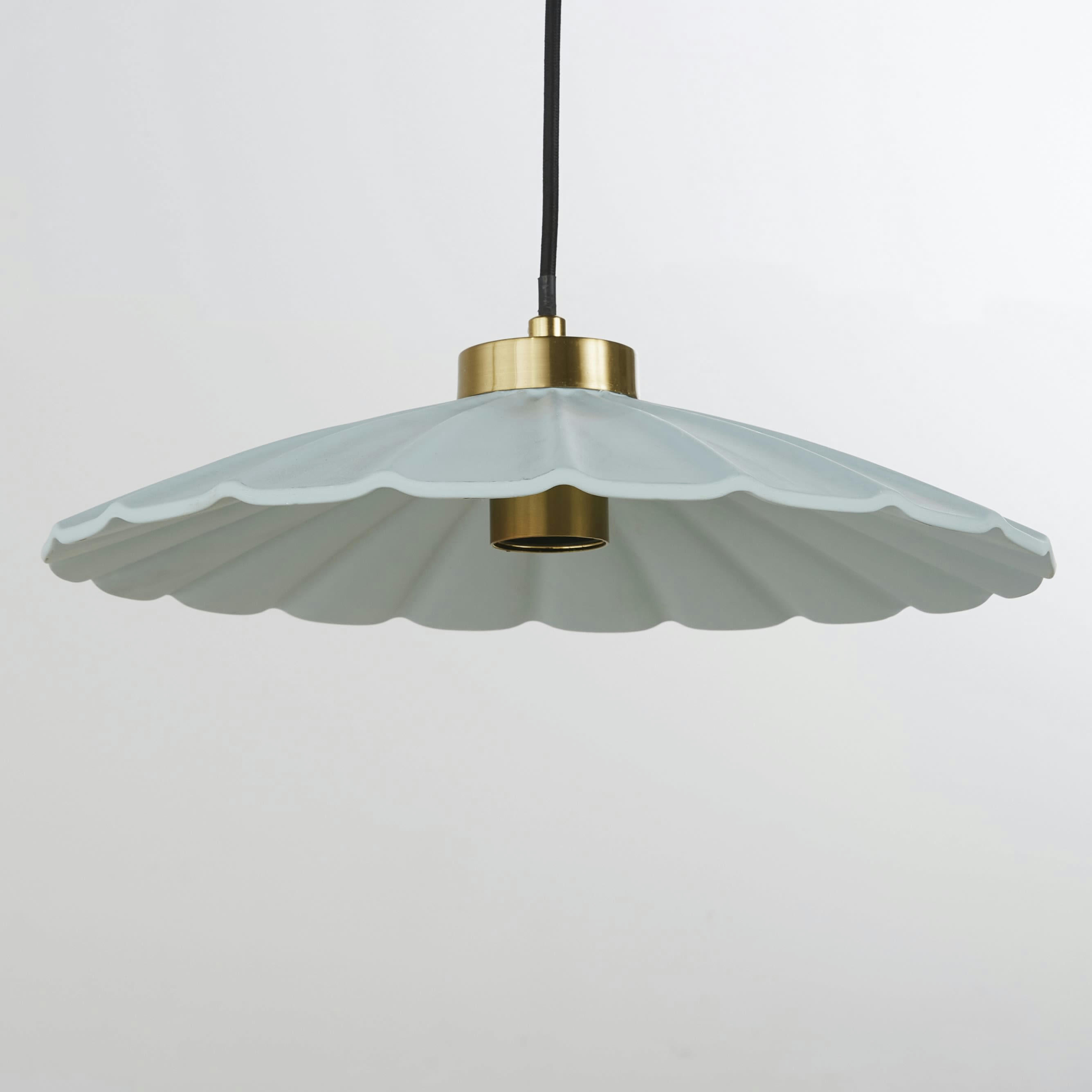 GUILIA - Suspension rampe en bois de hêtre 3 abat-jours en métal bleu