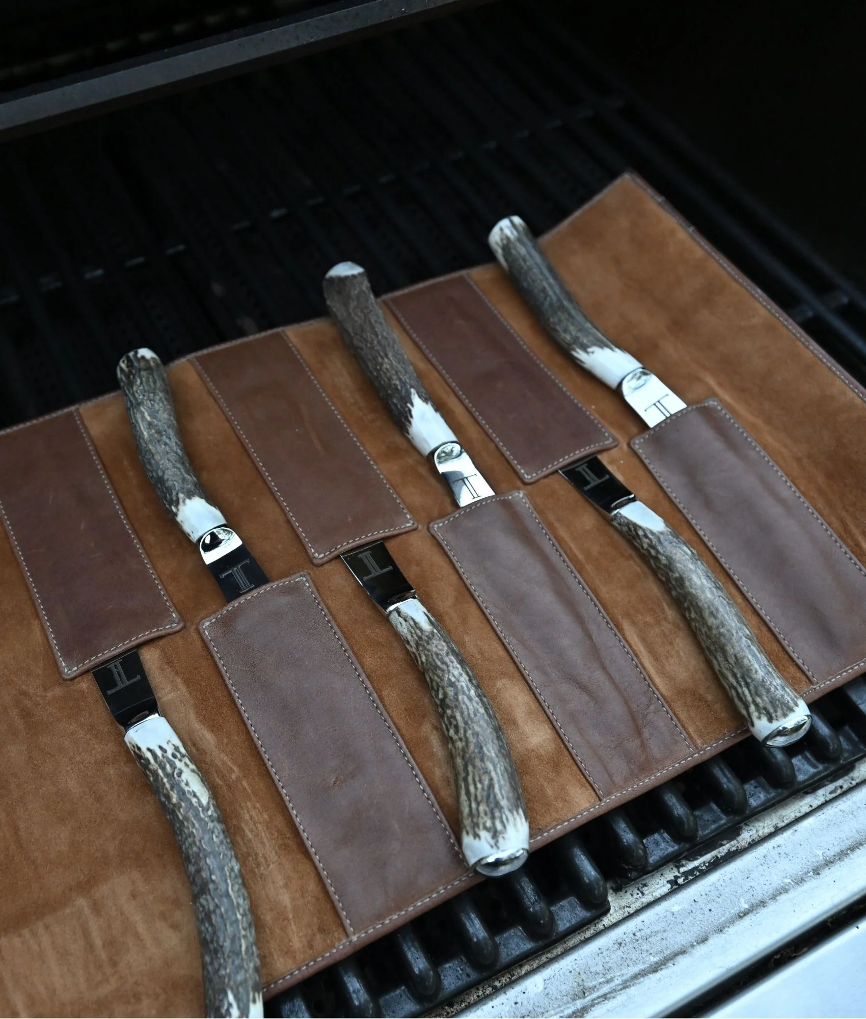 Steak Knife Carrier With Six Steak Knives - Tan