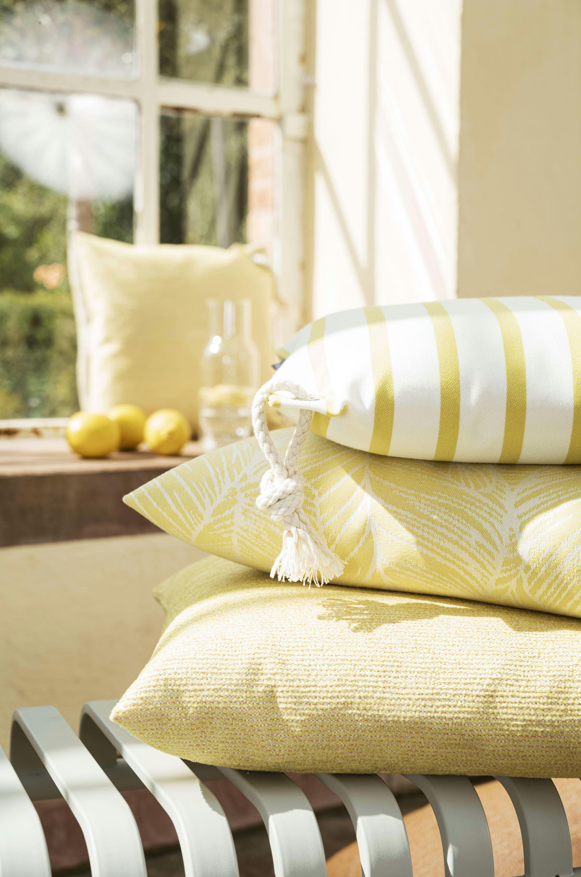 MALTA - Housse de coussin extérieur rayée dralon moutarde - 60x40