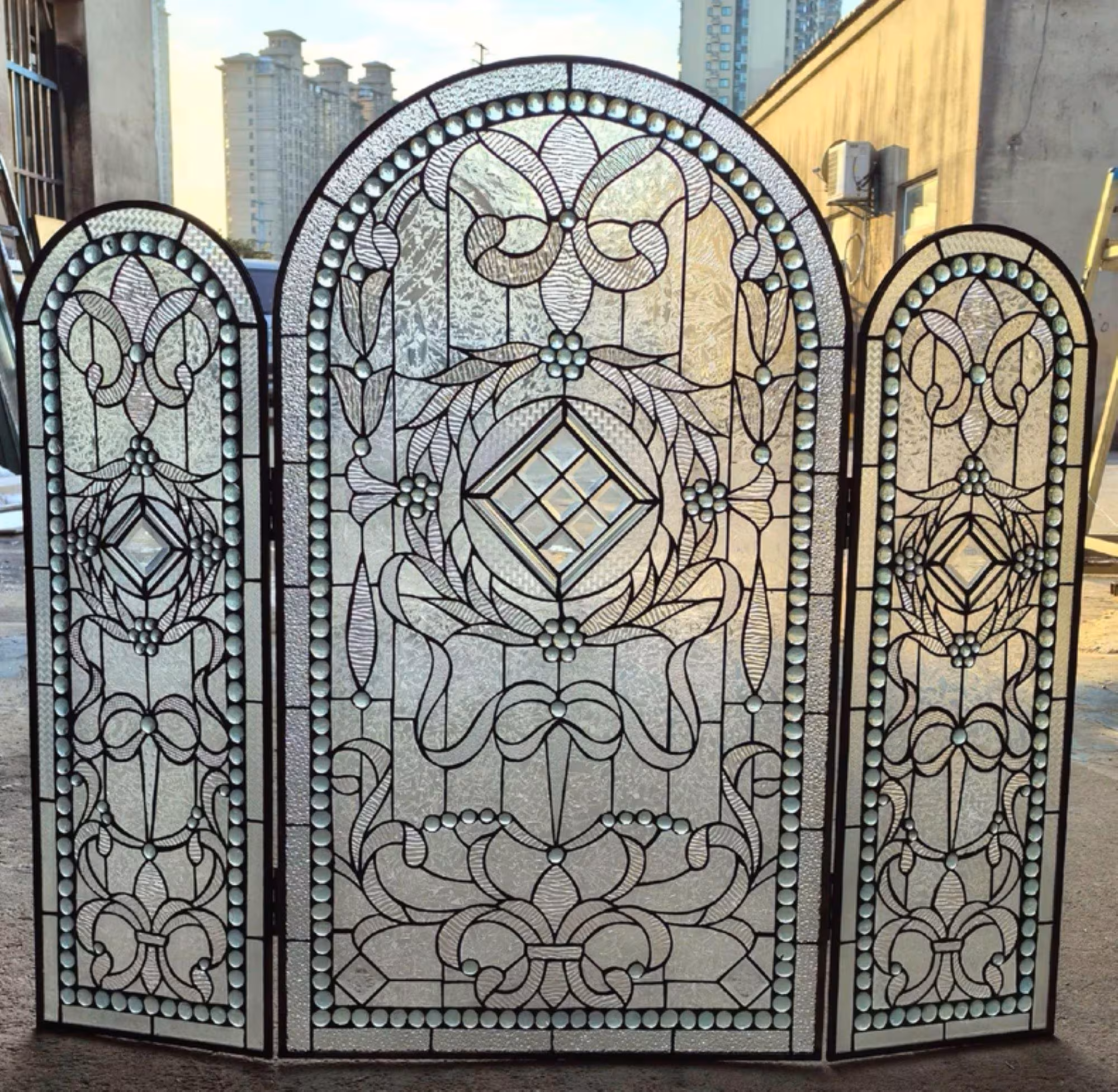 European and American Tiffany glass fireplace screen