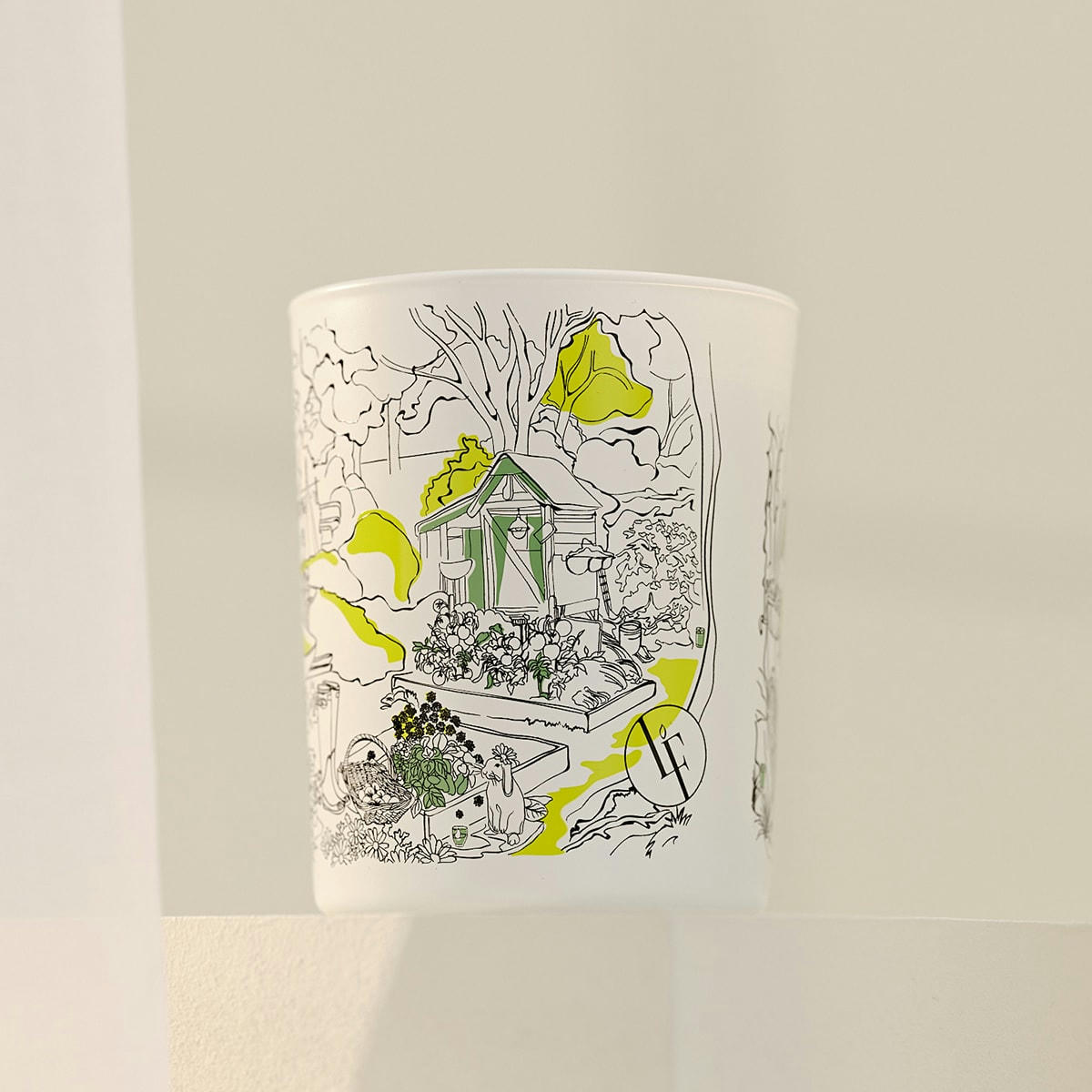 - Bougie parfumée Jardin Aromatique