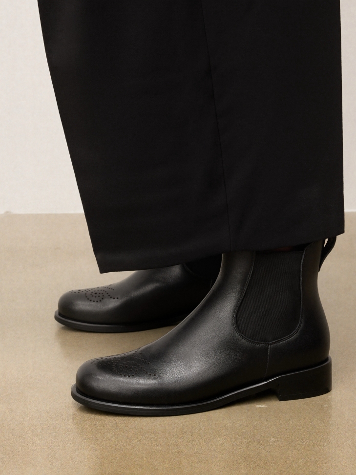 Black leather Chelsea boots