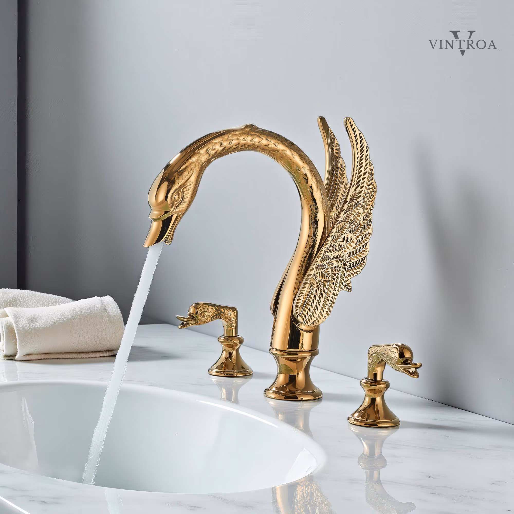 Gold Brass Swan Basin Faucet , Animal Bathroom Sink Tap , Luxury Mixer