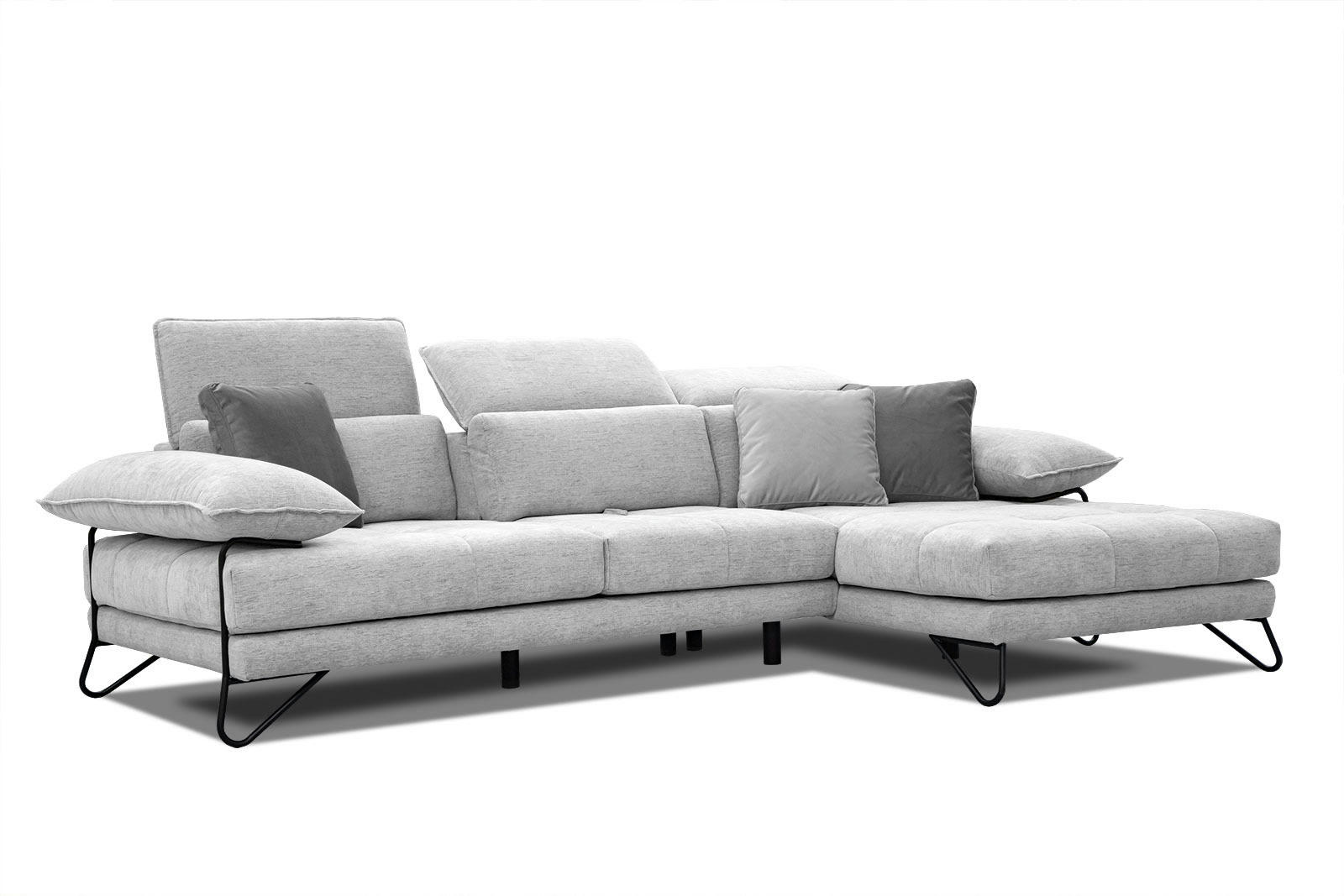 NORDEN - Canapé d'angle droit 4 places en tissu gris clair avec coussins déco