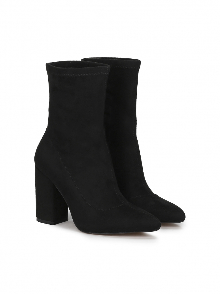 Ladies’ black boots