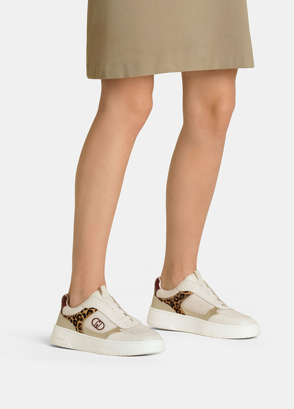 Slip-on con dettaglio animalier