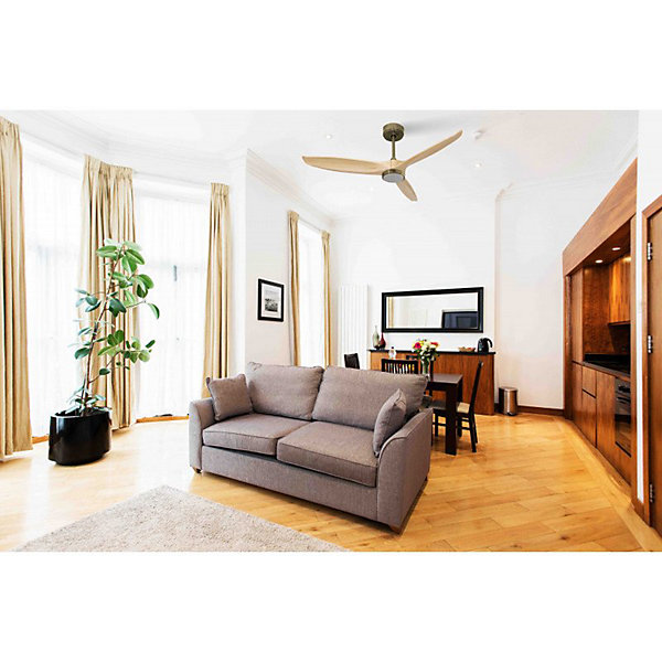 Bolt, Ventilateur déstratificateur d'air, pales bois clair 132Cm, moteur laiton, 100 % efficace hiver/été avec lampe.