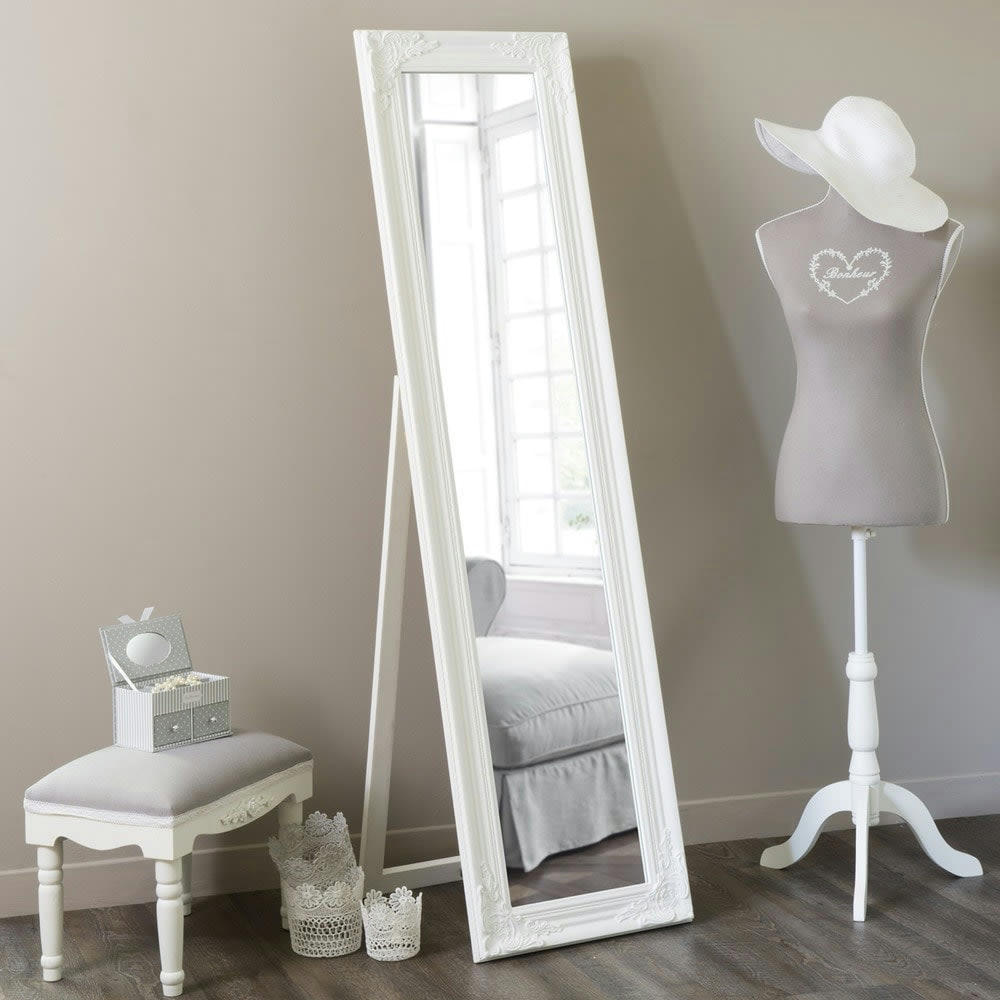 Enzo - Grand miroir rectangulaire sur pied à moulures blanches 164x44