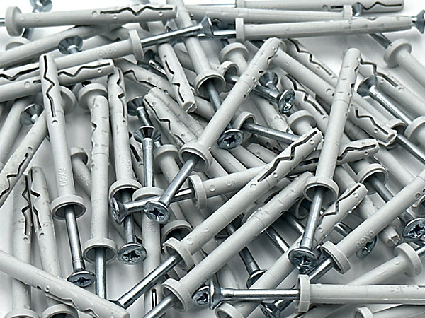 Chevilles à clous - diamètre 6 x 60 mm. Pour fixation FLAT RAIL sur béton