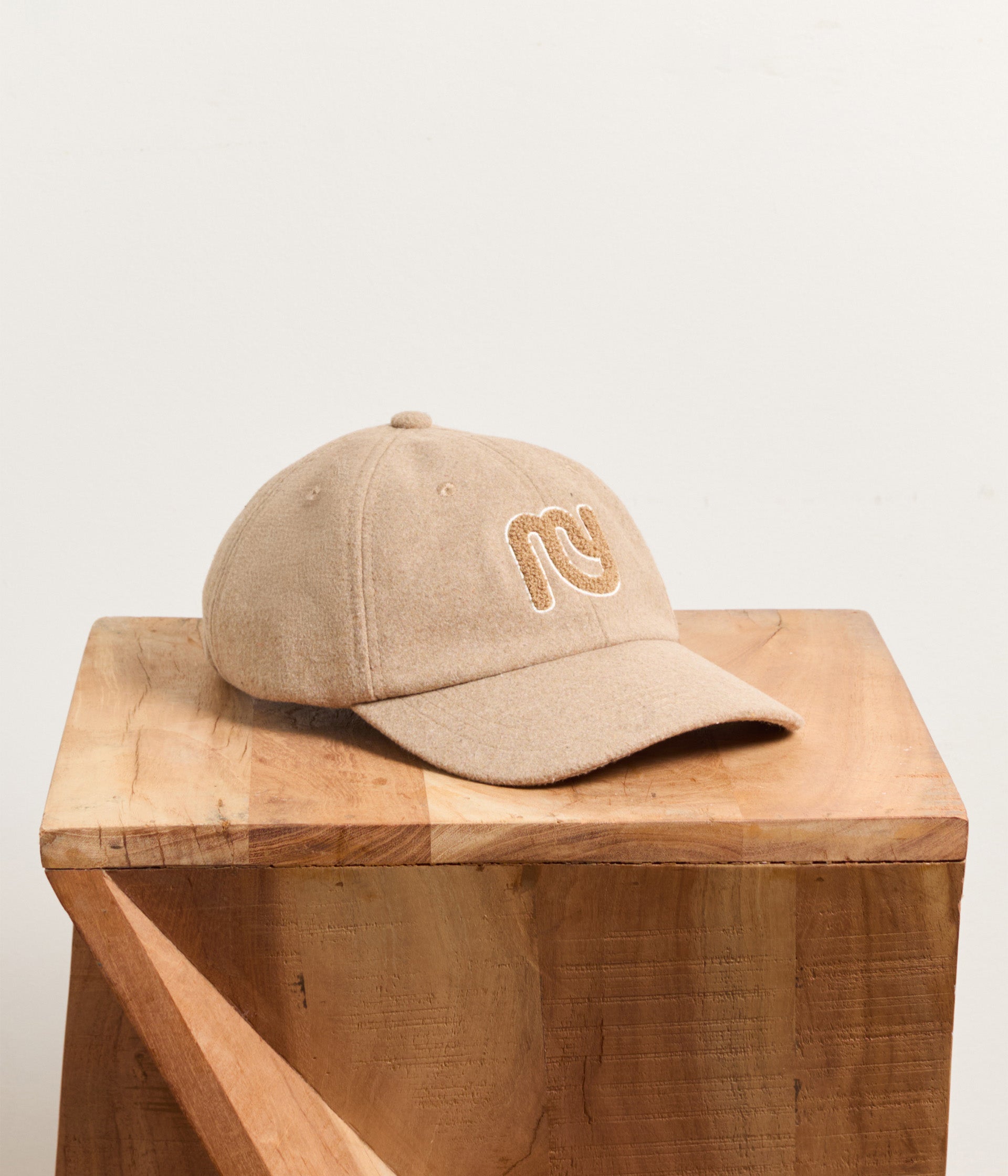 Casquette beige brodée Tilda