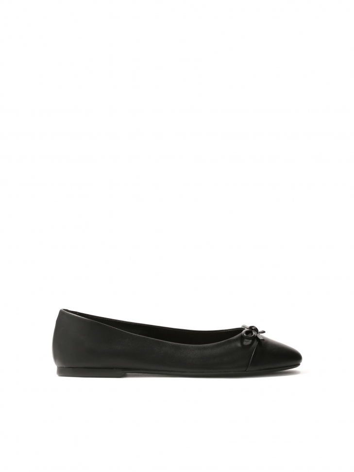 Black versatile leather ballerinas