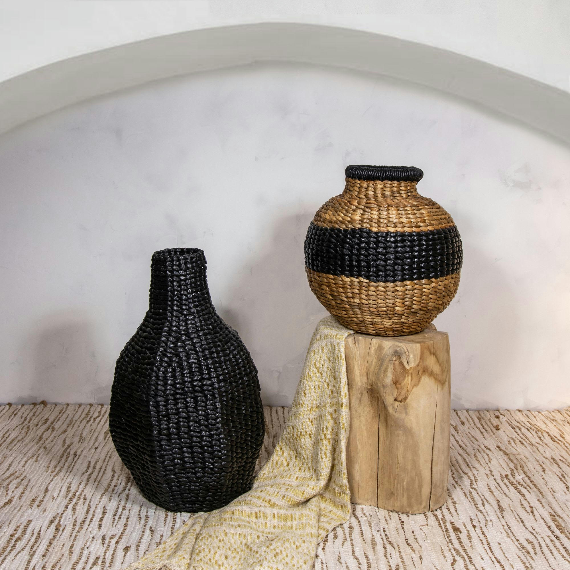 AMANI - Jarre noire en jacinthe d'eau h57cm