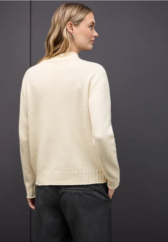Basic Turtleneck Pullover