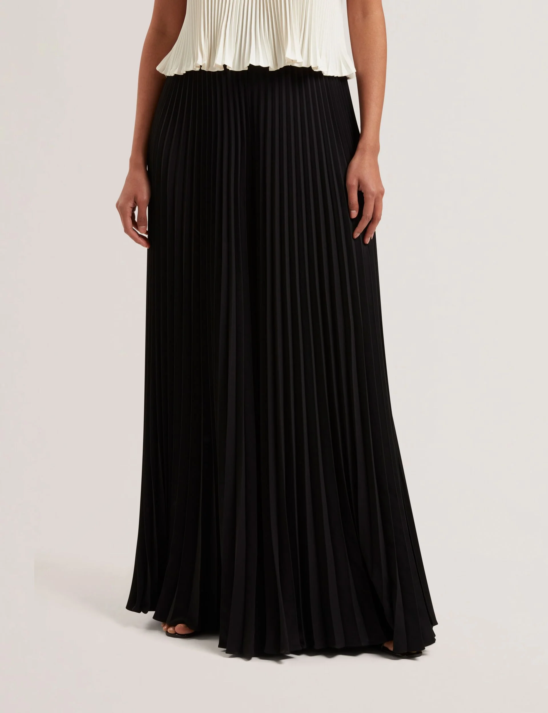 HARYX | BLACK