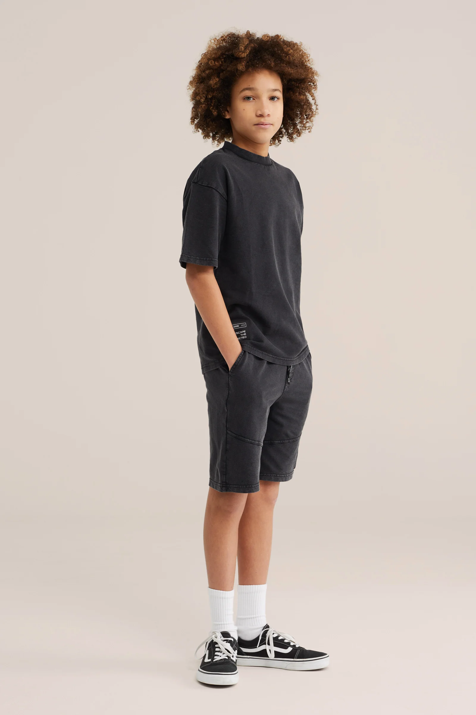 Jongens regular fit short met acid wash