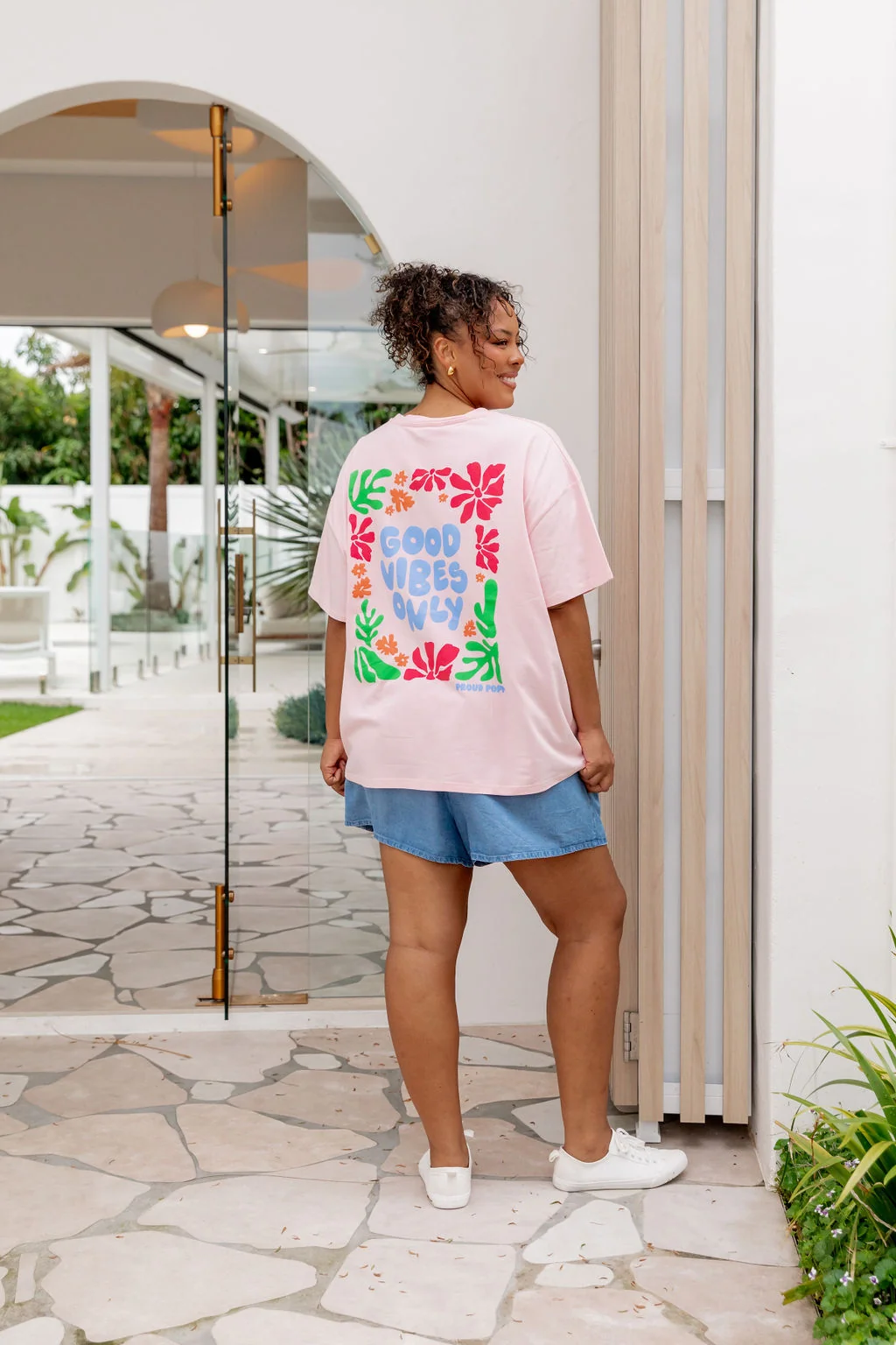 Good Vibes Tee in Pink