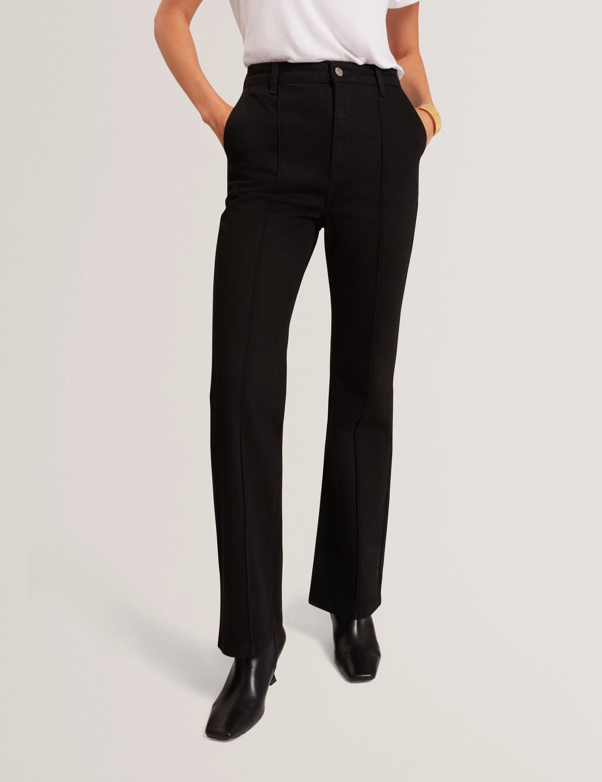 ARARE | BLACK