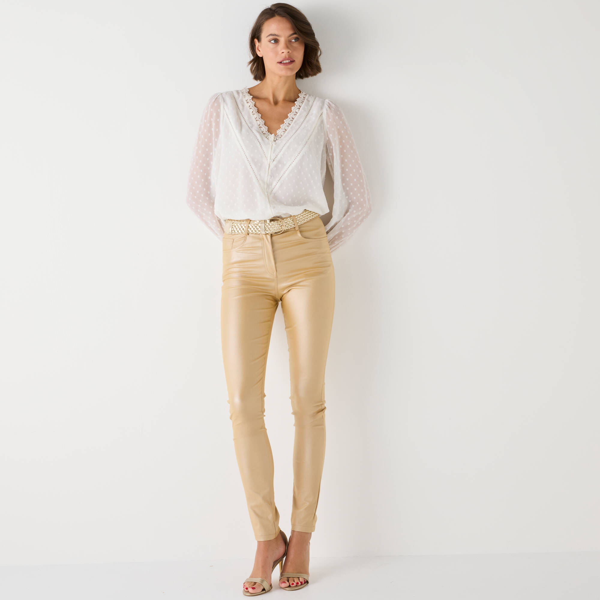 Chemisier voile plumetis, détails macramé