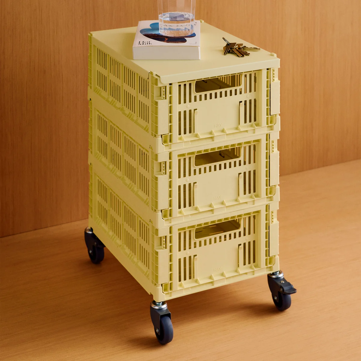 HAY - Colour Crate Beistelltisch auf Rollen, medium