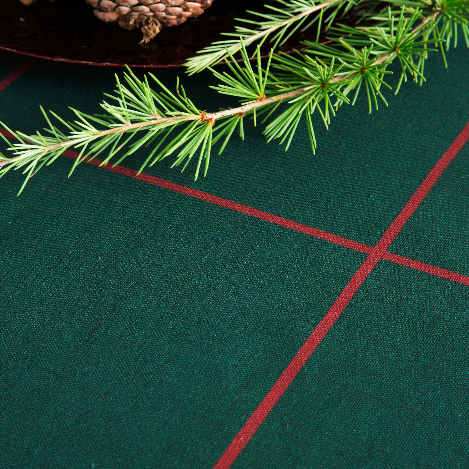 WINDOWS VERDE - Nappe imprimée vert avec traitement anti-taches coton 140x240 cm