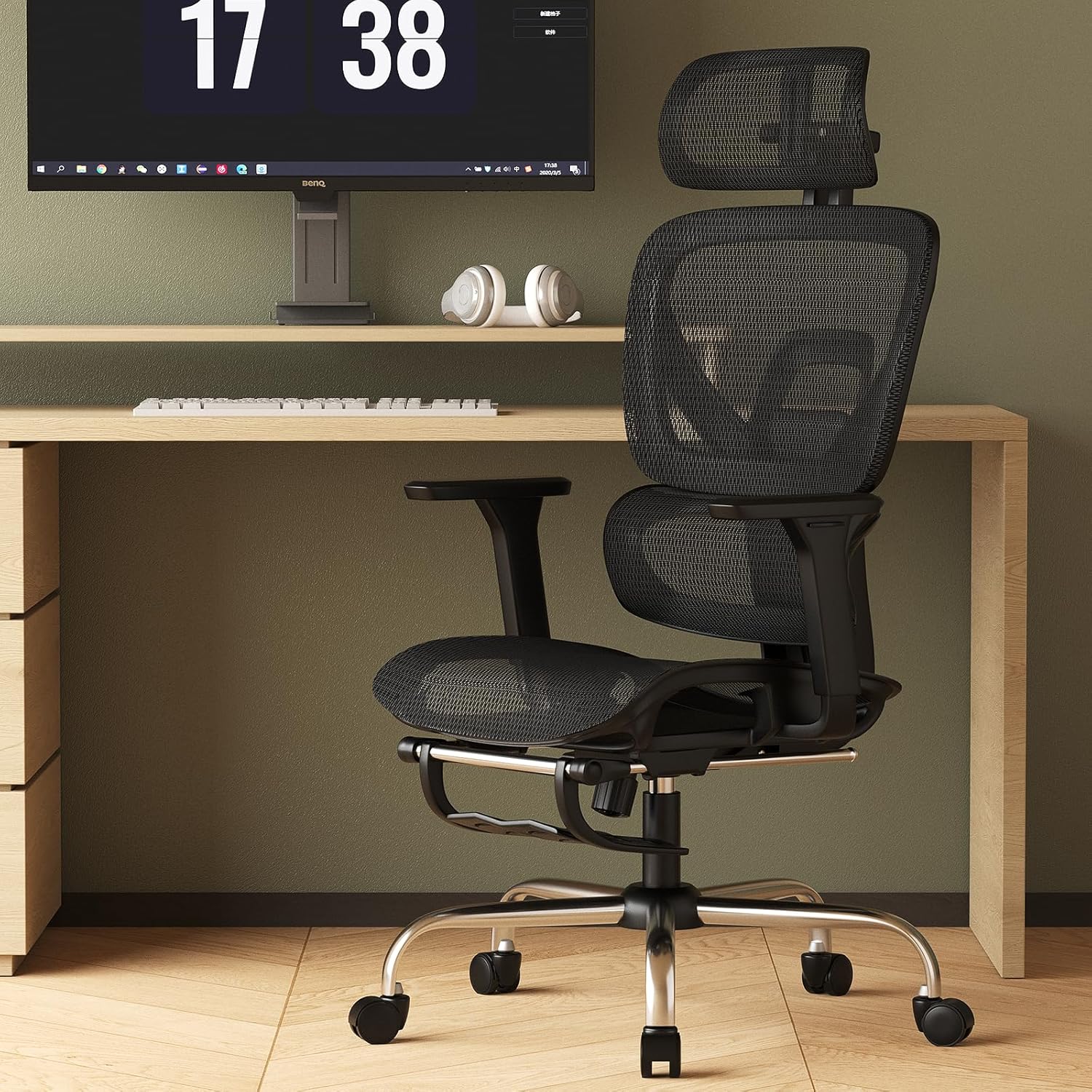 Synorla Ergonomic Office Chair with Footrest, Mesh Desk Chair with 135° Recline, Adjustable Lumbar Support, 3D Armrests and Headrest, Swivel Computer Chair for Home Office