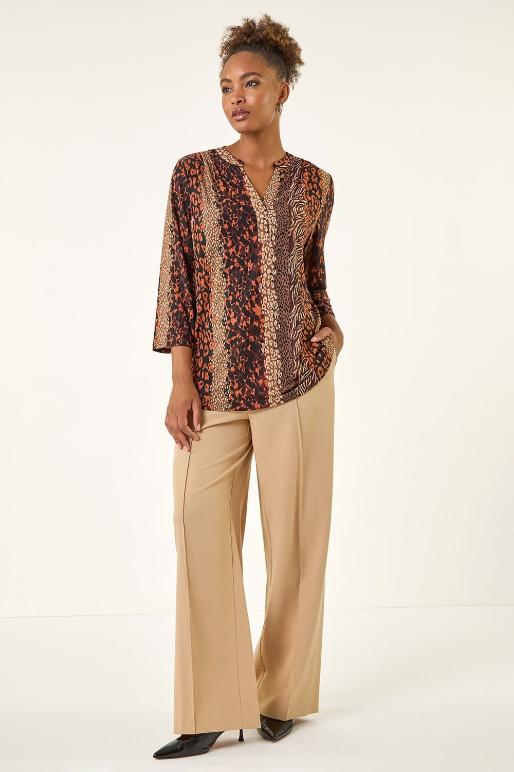 Roman Abstract Print V-Neck Stretch Top