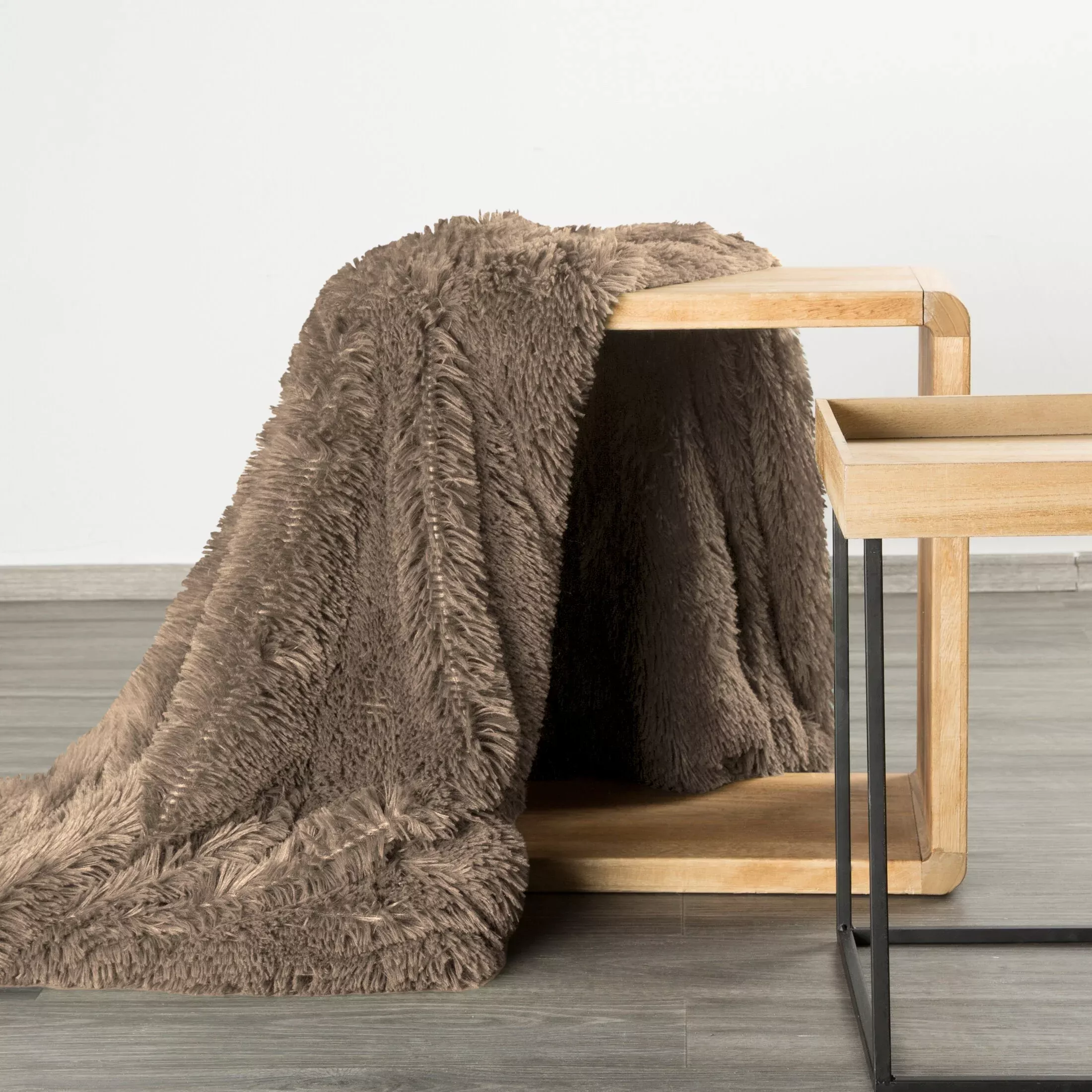 Koc o strukturze miękkiego futra 150x200 cm ciemnobeżowy TIFANY 1 Design 91