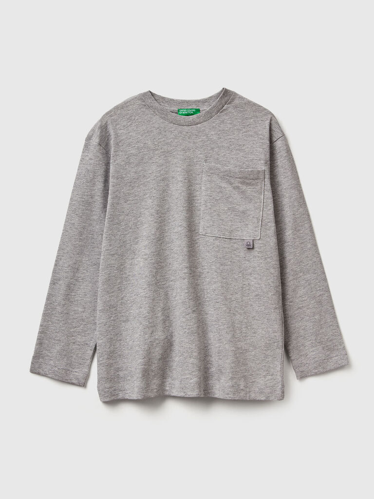 T-shirt with bold print