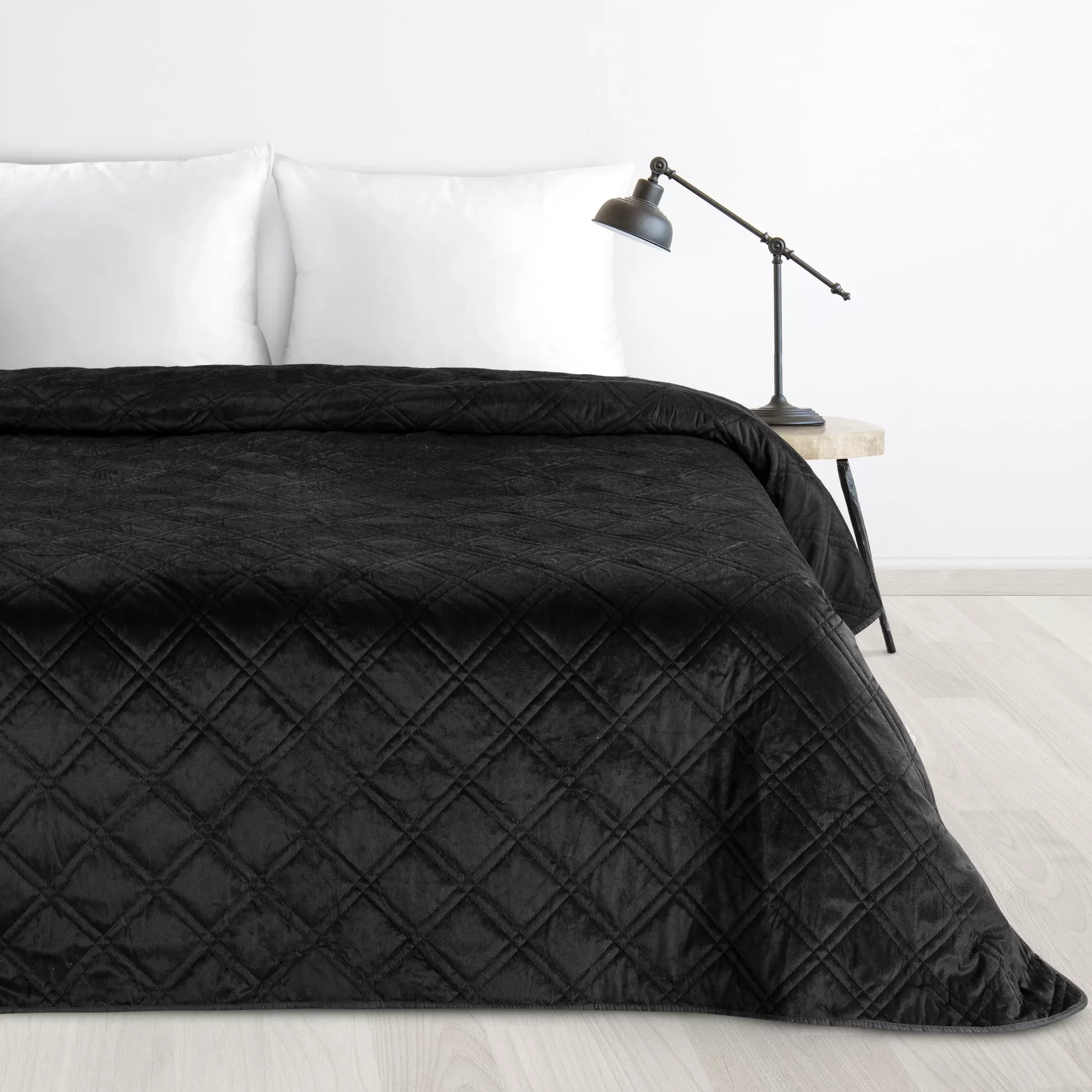 Narzuta welwetowa czarna 170x210 cm pikowana metodą hot press wzór geometryczny LUIZ 8 Design 91