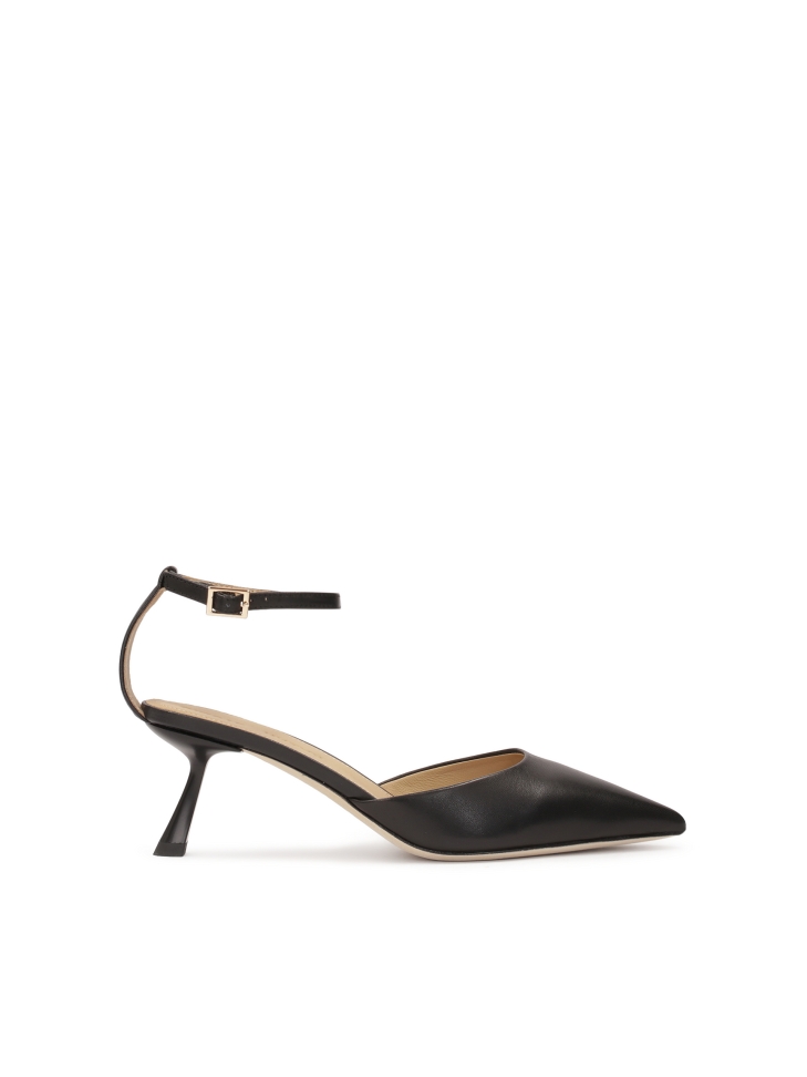 Black heeled pumps with cut-out upper