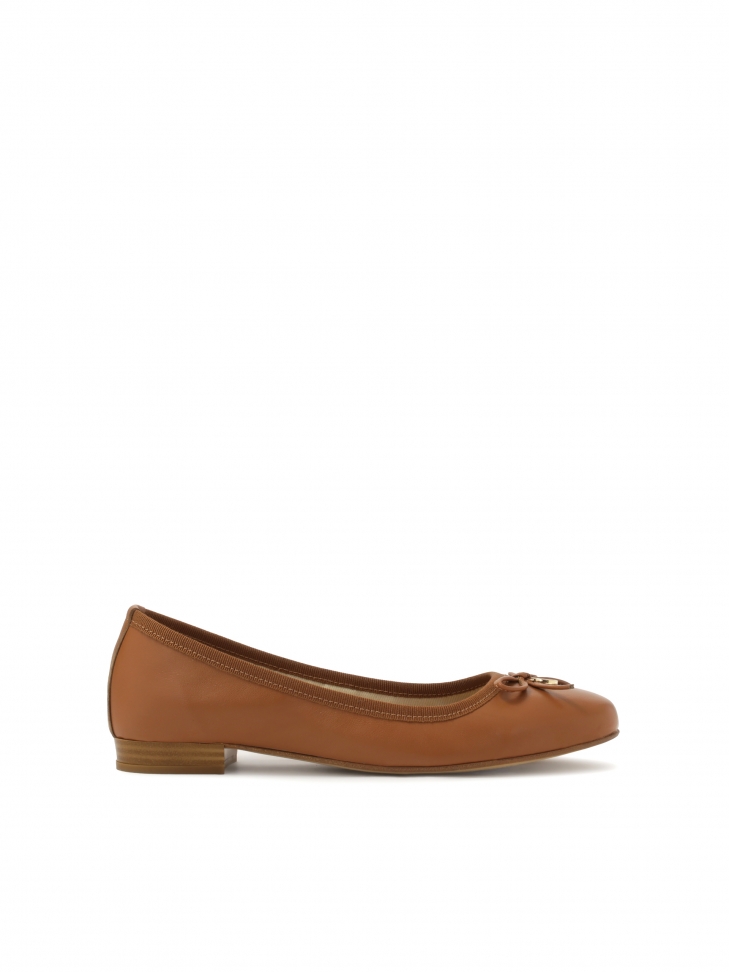 Light brown comfortable leather ballerinas