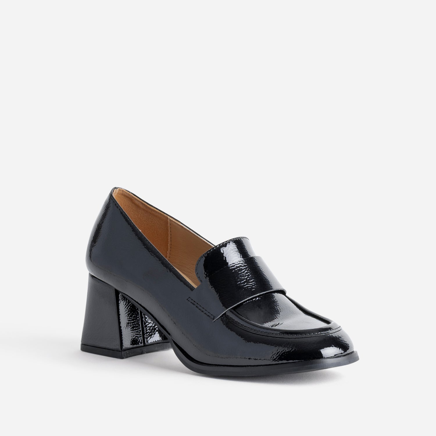 Mocassin à talon noir verni