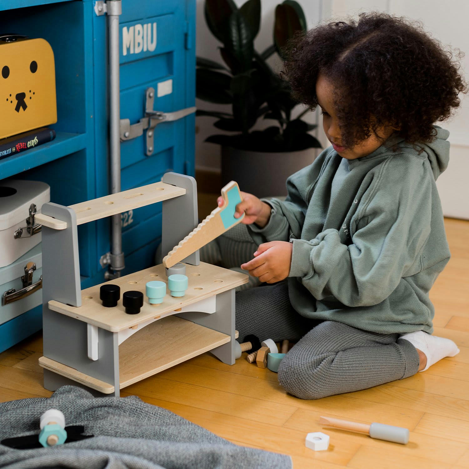 - Établi de bricolage avec outils en bois