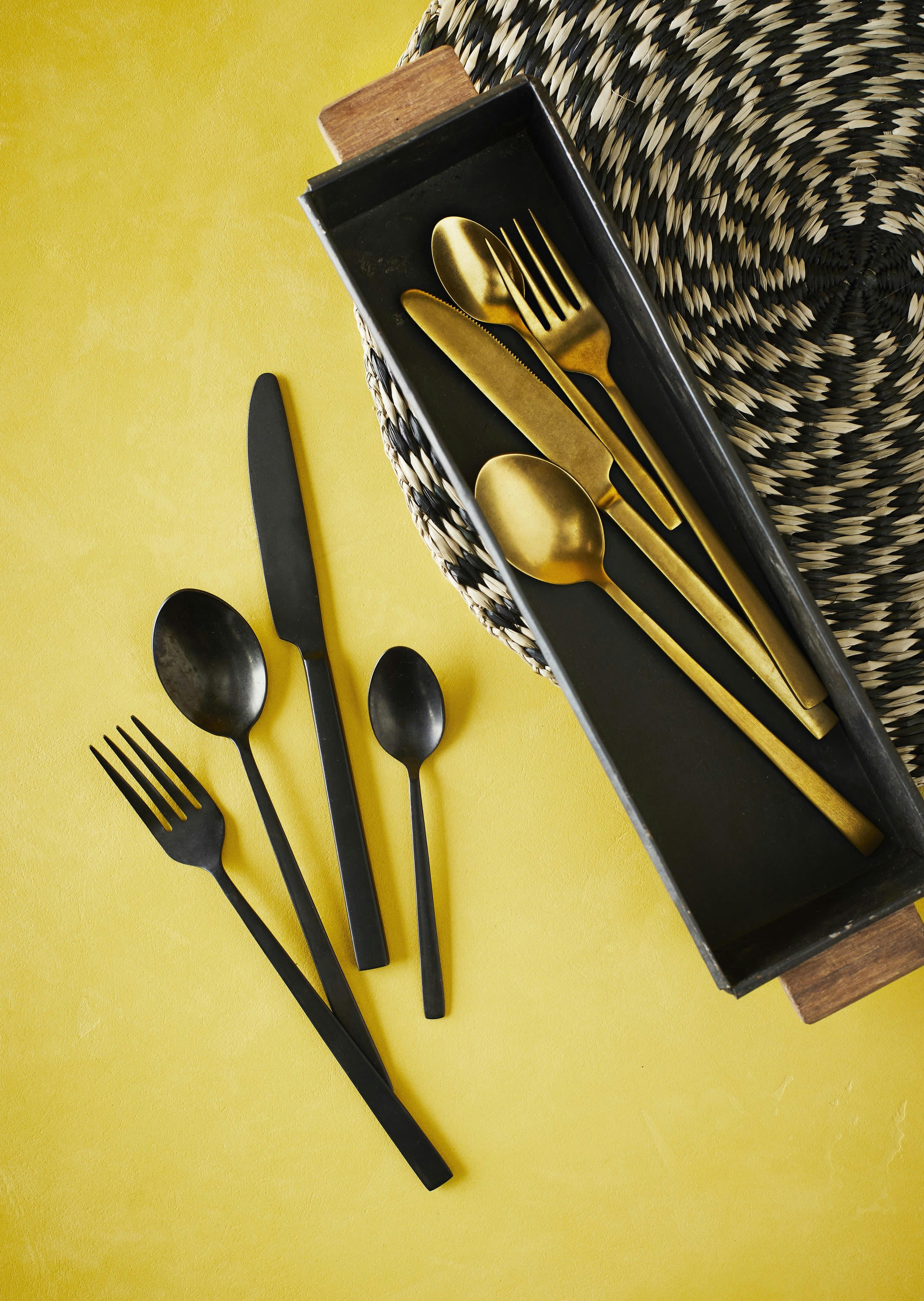 SPIRALO - Set de table en fibres naturelles noir et blanc