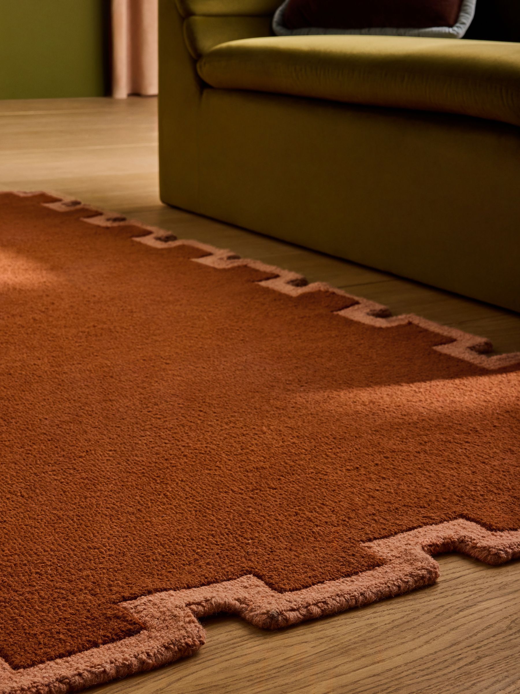 Brodie Border Wool Tufted Rug in Brown