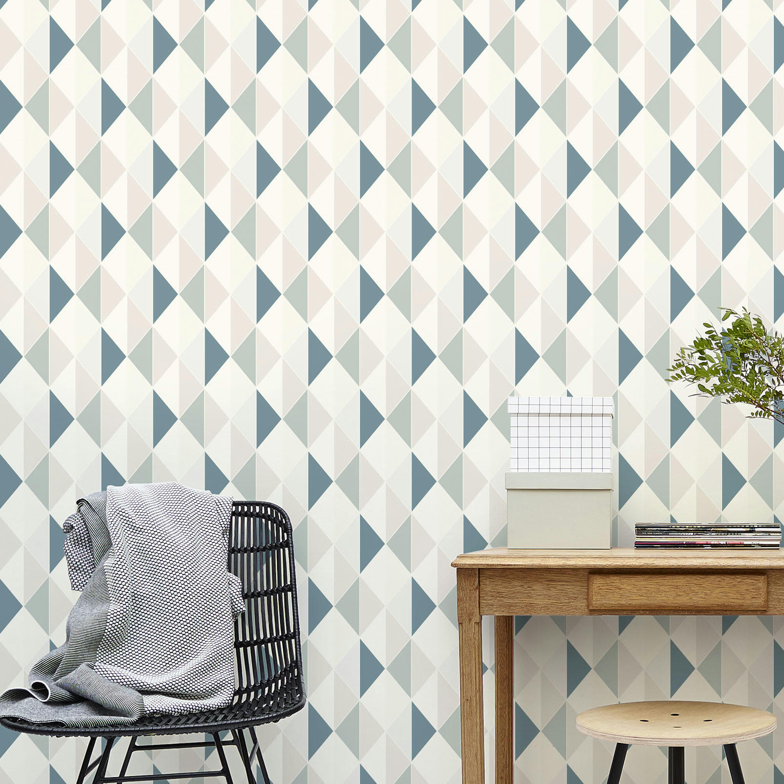 TRIANGLE - Papier peint rouleau triangle bleu gris pailleté 53x1000cm